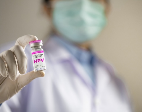 Vacina contra HPV diminui riscos associados ao câncer de colo do útero