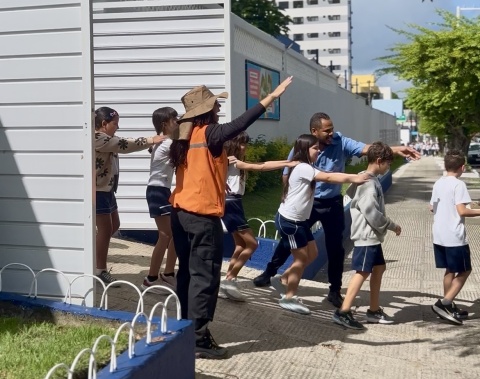 Defesa Civil de Maceió acompanha simulado de evacuação em colégio no bairro do Farol