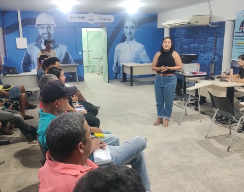 Usuários do Centro Pop participam de seleção para vagas de empregos