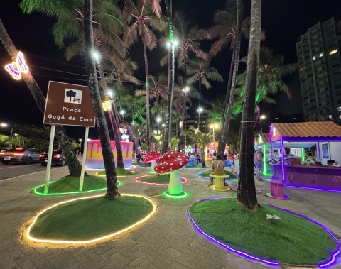 Vila das Crianças encanta o público com atrações instagramáveis, luzes e brinquedos acessíveis