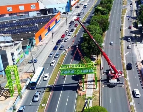 Durval de Góes Monteiro terá trecho interditado para instalação de parte da passarela do Canaã