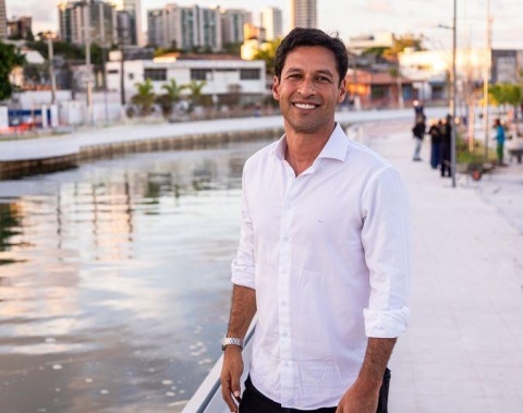 Rodrigo Cunha vistoria avanço das obras do Renasce Salgadinho, que entram na fase final de urbanização