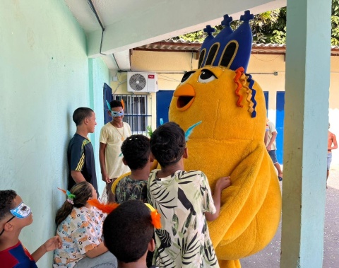 Pinto da Madrugada leva cultura e alegria para abrigo em ação especial da Prefeitura de Maceió