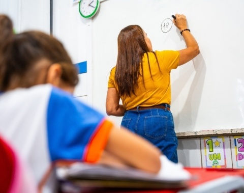Município de Maceió transfere feriado do Dia do Professor para sexta-feira (16)