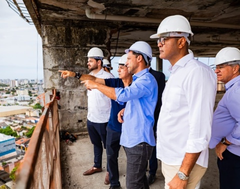 “Estamos devolvendo vida ao Centro de Maceió”, destaca prefeito durante vistoria ao novo Centro Administrativo