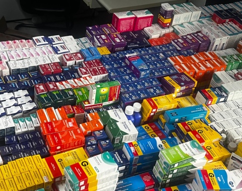Vigilância Sanitária autua farmácia clandestina dentro de supermercado