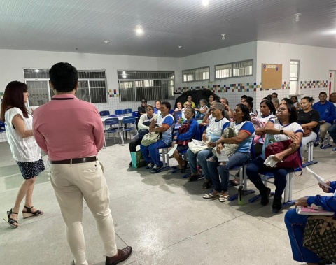 Vigilância Sanitária realiza palestra sobre boas práticas em escola municipal