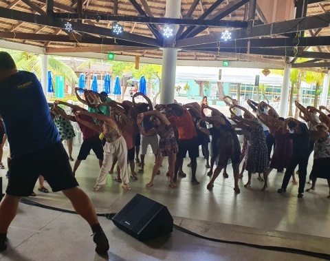 Encontro promove saúde e bem-estar de idosos e adolescentes no Sesc Guaxuma