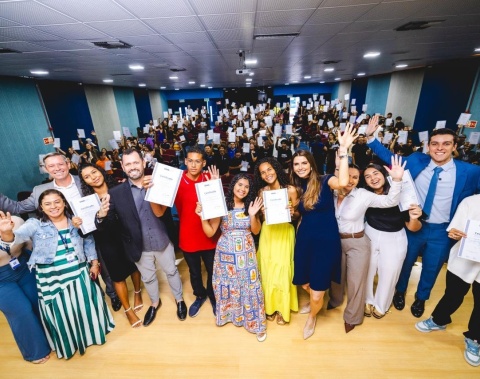 Primeira-dama de Maceió prestigia formatura do Emprega Jovem e celebra transformação na vida de 360 alunos