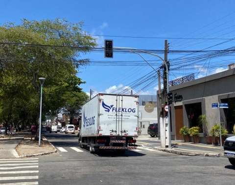 Novos semáforos na parte baixa começam a funcionar neste sábado (13)