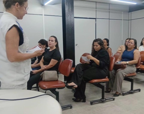 Vigilância Sanitária orienta pessoal de clínicas odontológias sobre boas práticas sanitárias