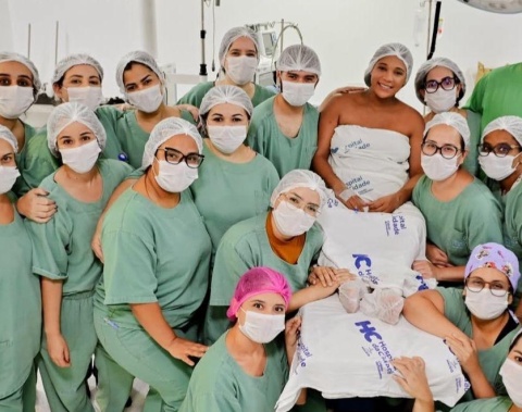 Atuação integrada de equipes garante sucesso em 1ª parto de trigêmeos no Hospital da Cidade