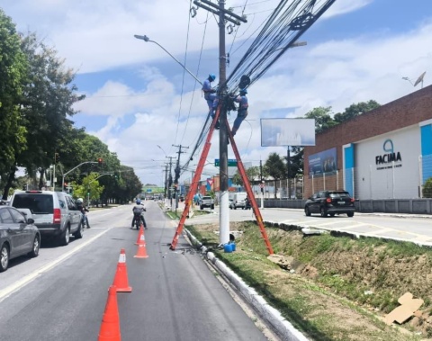 Ilumina Maceió inicia Projeto Poste Limpo na Avenida Durval de Góes Monteiro