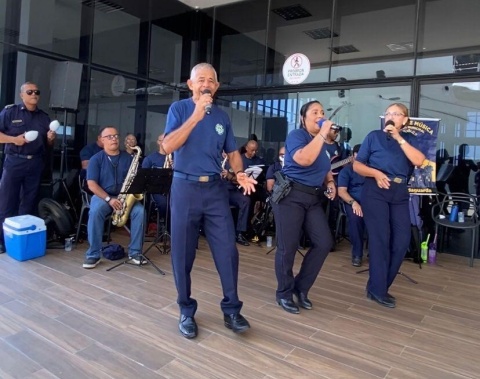Banda da Guarda Civil de Maceió abre agenda do mês com recepção a navio turístico