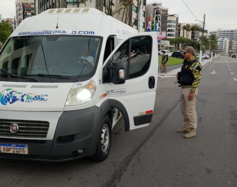 Operação Turismo Clandestino intensifica fiscalização na orla de Maceió