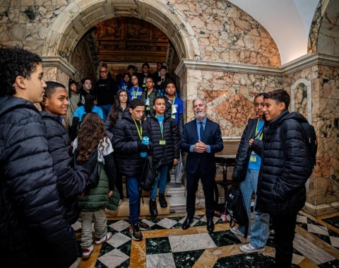 Em Londres, alunos em intercâmbio são recebidos na Embaixada Brasileira