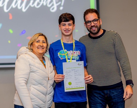 Emoção e entrega de certificados para 25 estudantes marcam encerramento de intercâmbio histórico em Londres