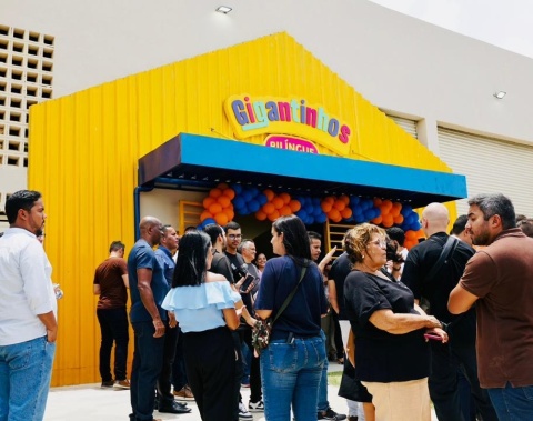 Comunidade escolar comemora entrega de novo Gigantinho Feitosa