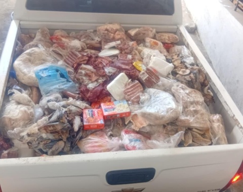 Vigilância Sanitária apreende 1.300kg de produtos impróprios para o consumo em supermercado