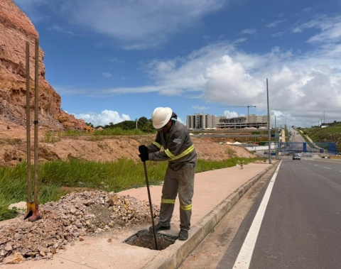 Prefeitura inicia implantação de rede de iluminação pública em nova avenida de Cruz das Almas