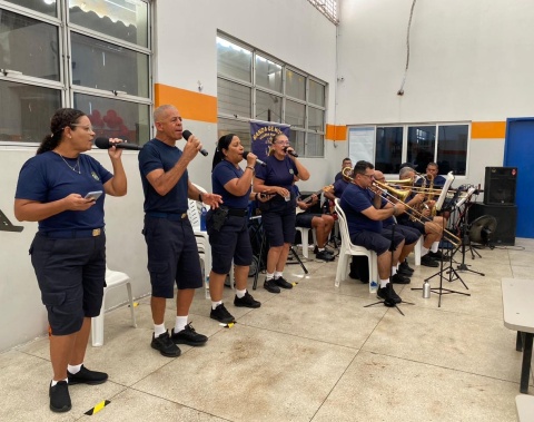 Banda da Guarda Civil de Maceió celebra dia das Mães no Restaurante Popular