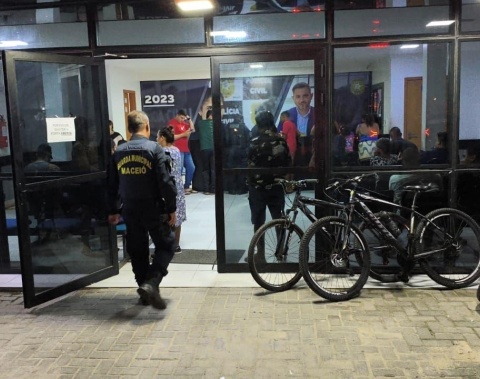 Guarda Municipal apreende suspeitos de roubo de bicicletas na orla de Maceió