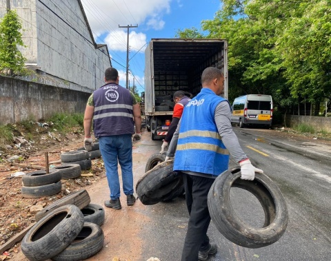 Operação Calçada Cidadã remove cercas irregulares no bairro Petrópolis