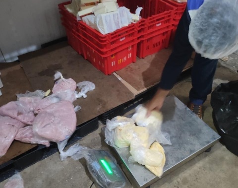 Vigilância Sanitária apreende 700 kg de produtos impróprios para consumo no São Jorge