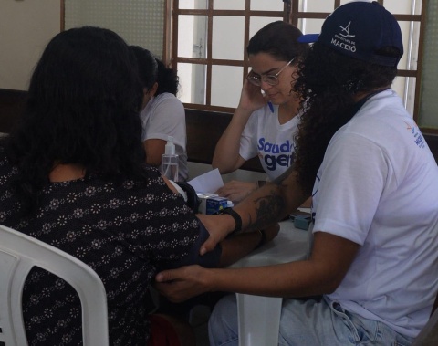 Programas Olhar da Gente e Saúde da Gente levam mutirão de atendimentos ao Barro Duro