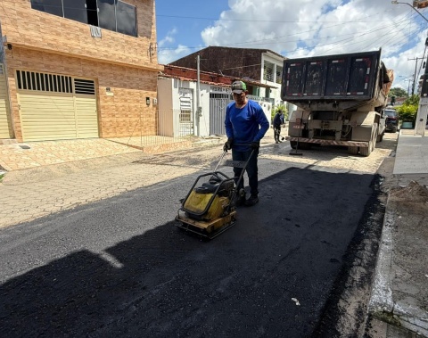 Operação Tapa-Buraco já restaurou 207 ruas neste mês de maio
