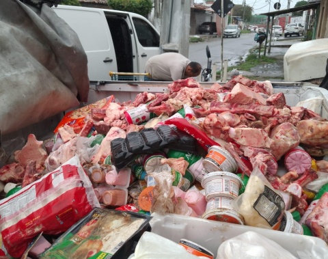 Vigilância Sanitária recolhe mais de 800kg de produtos estragados no Vergel