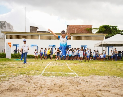 Gigantão Vila Olímpica recebe torneio de atletismo escolar