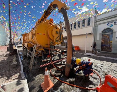 Infraestrutura reforça limpeza e desobstrução de galerias durante os festejos juninos no Jaraguá