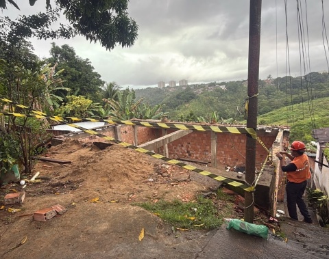 Defesa Civil de Maceió amplia ações preventivas de demolições de imóveis com risco de colapso