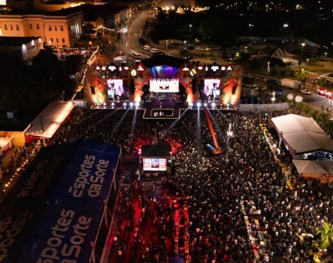 Milhares de pessoas prestigiam abertura do São João Massayó 2026 no Estacionamento de Jaraguá