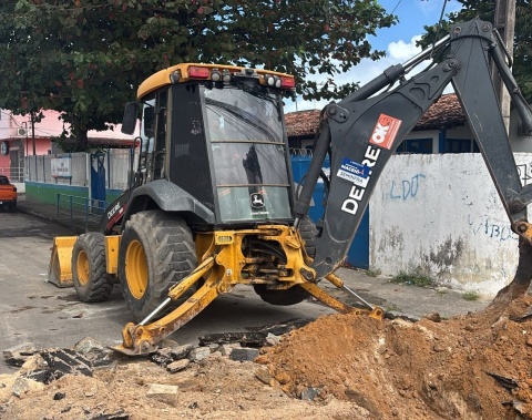 Prefeitura inicia serviços de implantação de nova galeria de águas pluviais no Jacintinho