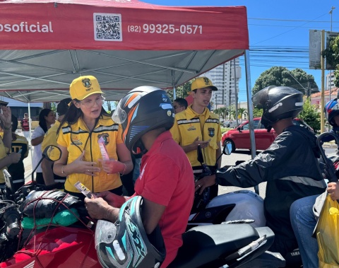 Campanha Parada Legal reforça práticas de segurança viária para motociclistas no Farol