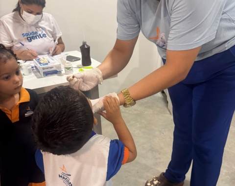 Saúde leva suplementação de vitamina A ao Gigantinho no Santos Dumont