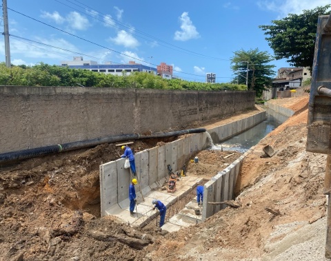 Obras de macrodrenagem do Canal do Ipanema avançam e chegam na região próxima à Unima