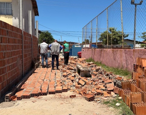 Segurança Cidadã remove estruturas irregulares na parte baixa de Maceió