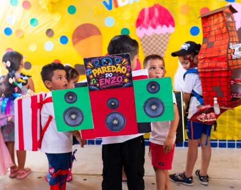 Centro de Educação Infantil Maria Salete encerra 1º Jogos Internos com desfile da mochila maluca