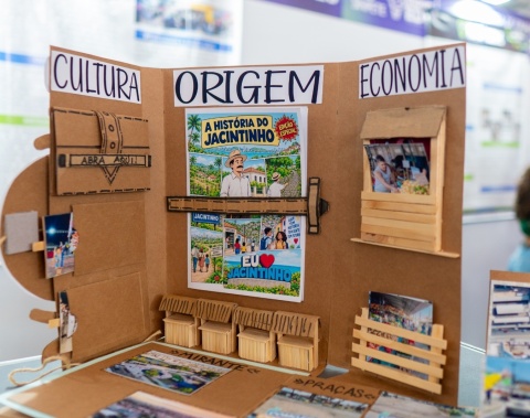 Estudantes da rede municipal apresentam projeto em evento de pesquisa e inovação