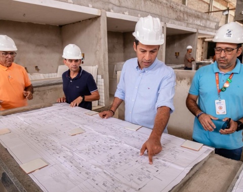 Vice-prefeito e titular da Seminfra vistoria etapa final das obras do novo Mercado do Benedito Bentes