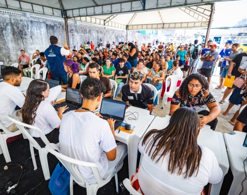 Qualifica é Massa divulga vagas de emprego para diferentes áreas ao longo da semana