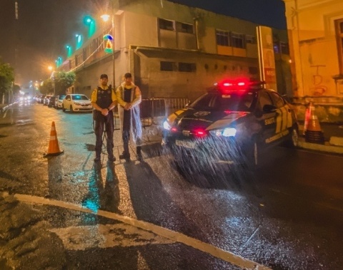 Agentes do DMTT escoltam paciente oncológica a hospital durante pico do trânsito em Maceió