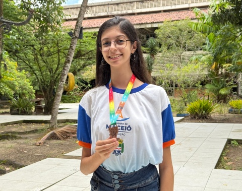 Estudante da Escola Municipal Pio X conquista medalha de bronze na Olimpíada de Matemática