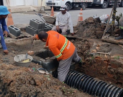 Infraestrutura substitui tubulação e reforça sistema de drenagem no Village Campestre II