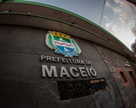 Prefeitura de Maceió paga salário de servidores nesta quarta (30)