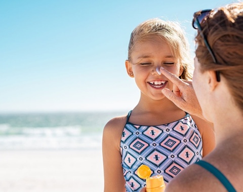 Saúde recomenda cuidados com a pele durante exposição ao sol no Carnaval