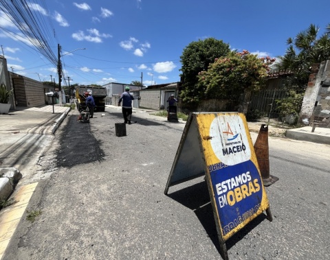 Operação Tapa-Buraco realiza mais de 1,1 mil intervenções em Maceió durante o mês de agosto